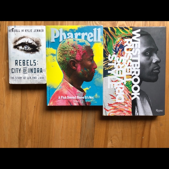 Kendall&Kylie Jenner, Pharrell, Russell books - Picture 1 of 5